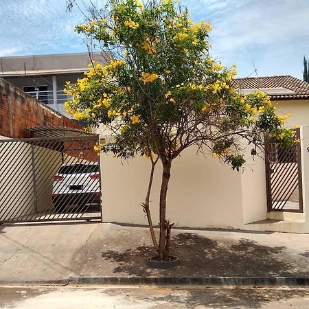 Bela Casa Com Churrasqueira E Estacionamento Villa Olímpia Kültér fotó