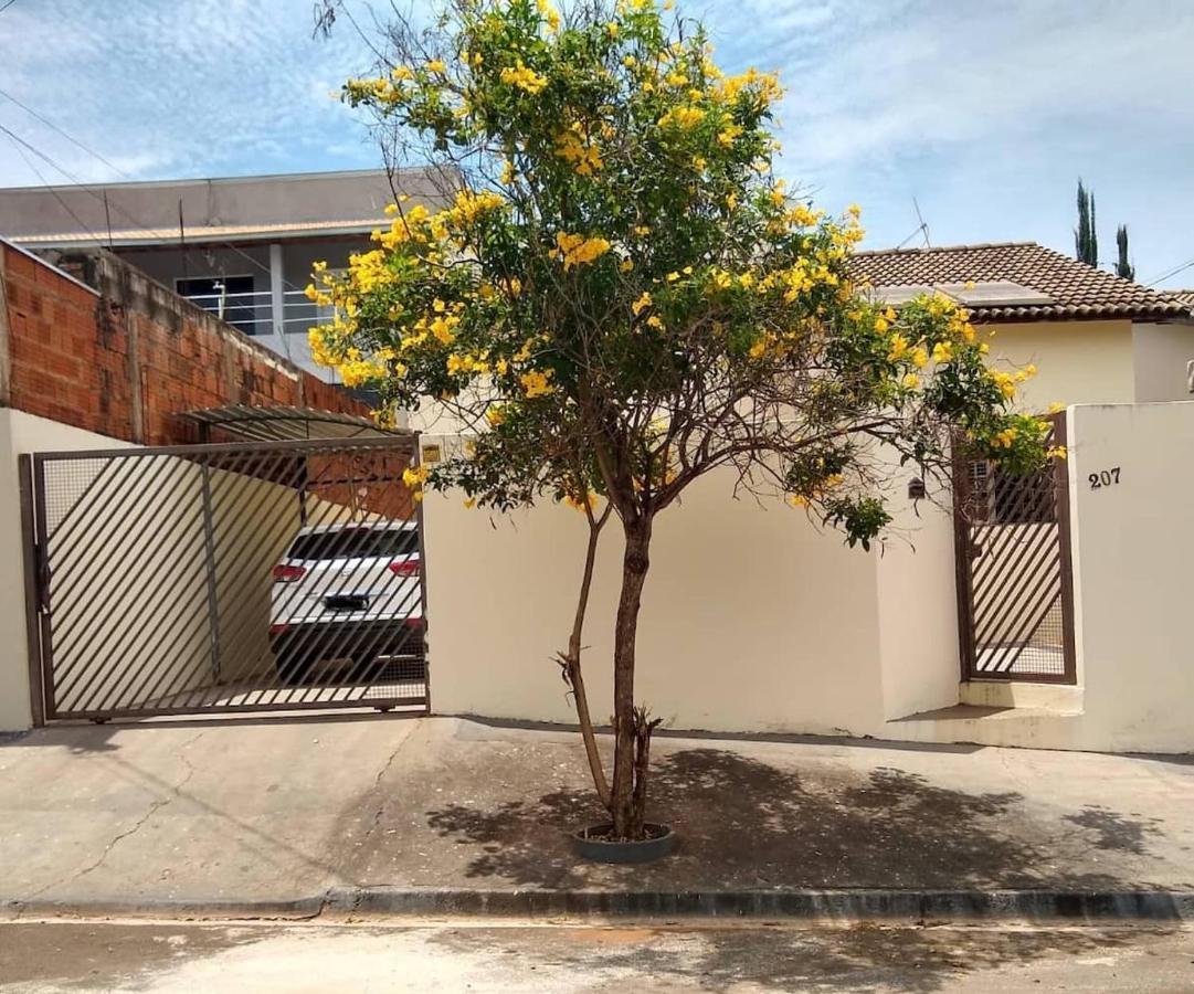 Bela Casa Com Churrasqueira E Estacionamento Villa Olímpia Kültér fotó